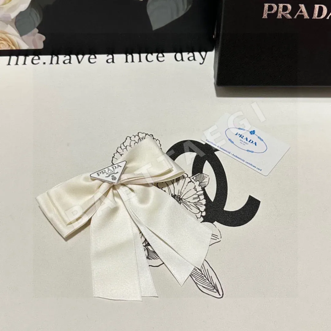 프라다 빈티지 리본 헤어클립 세트 184176