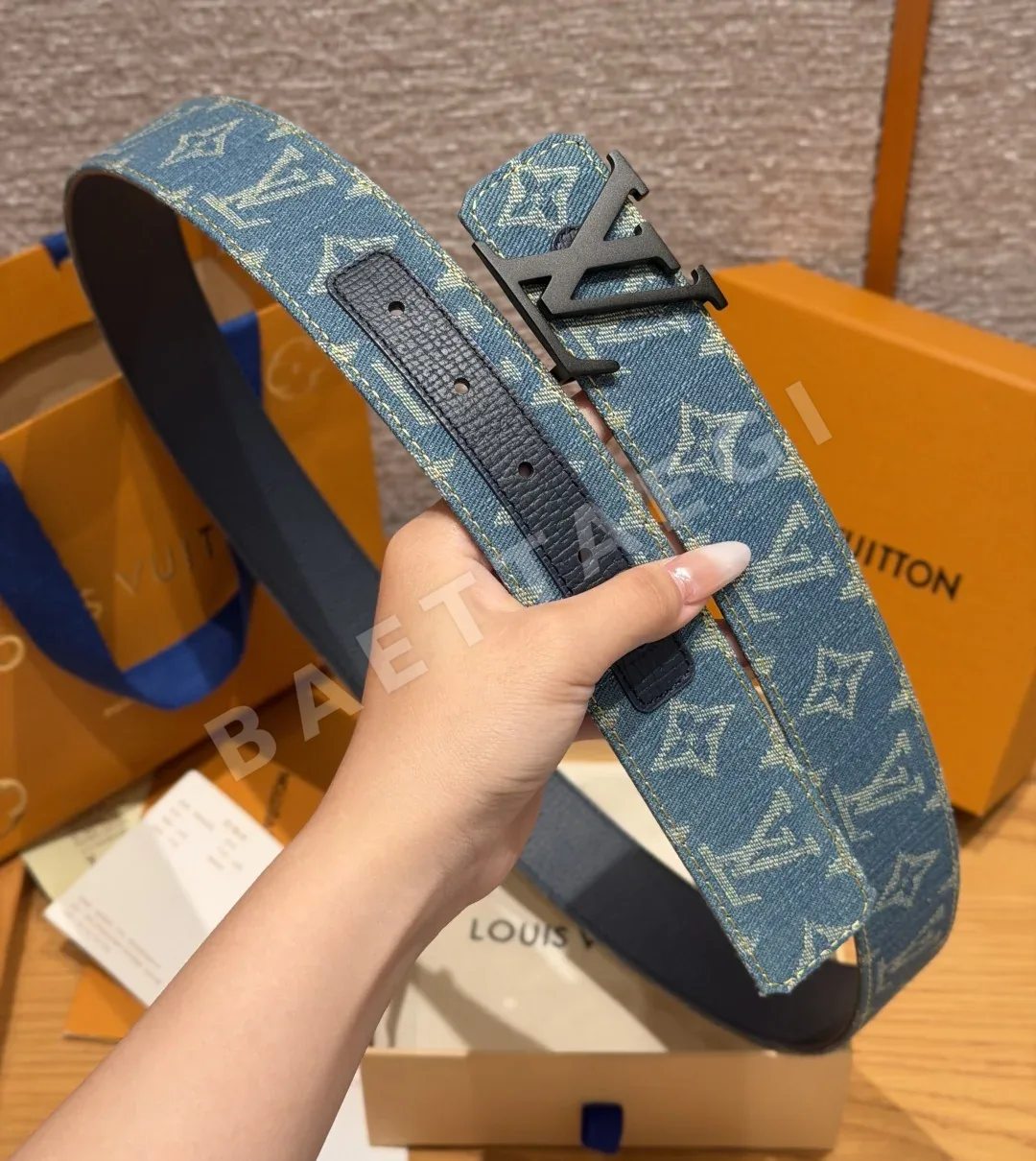 루이비통 모노그램 리버시블 남성 벨트 40MM 상세 이미지 3