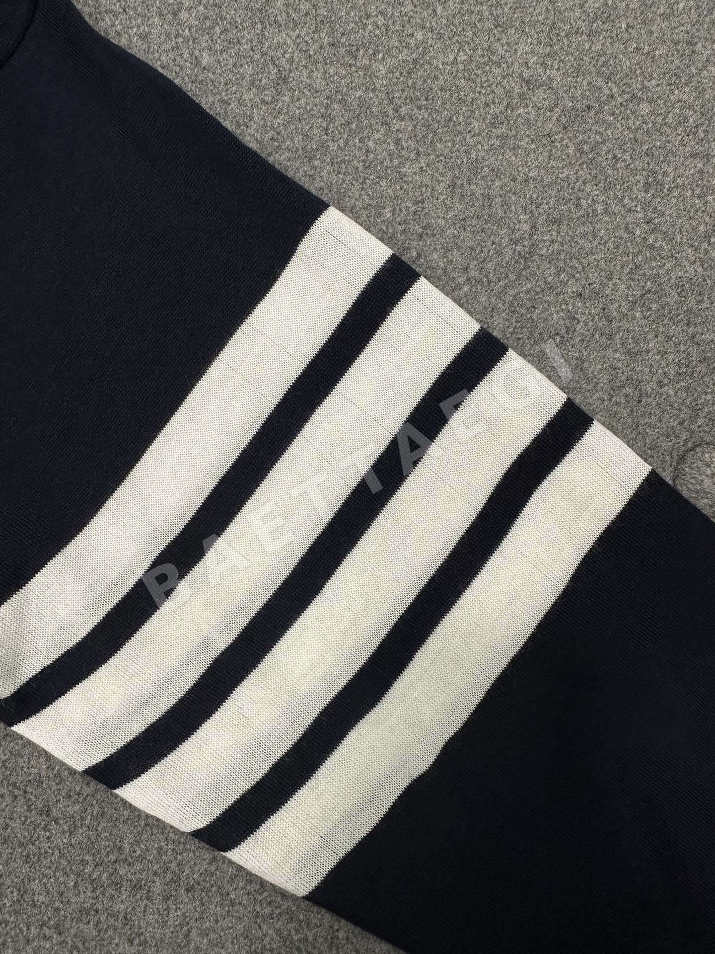 톰브라운 울 니트 상세 이미지 9