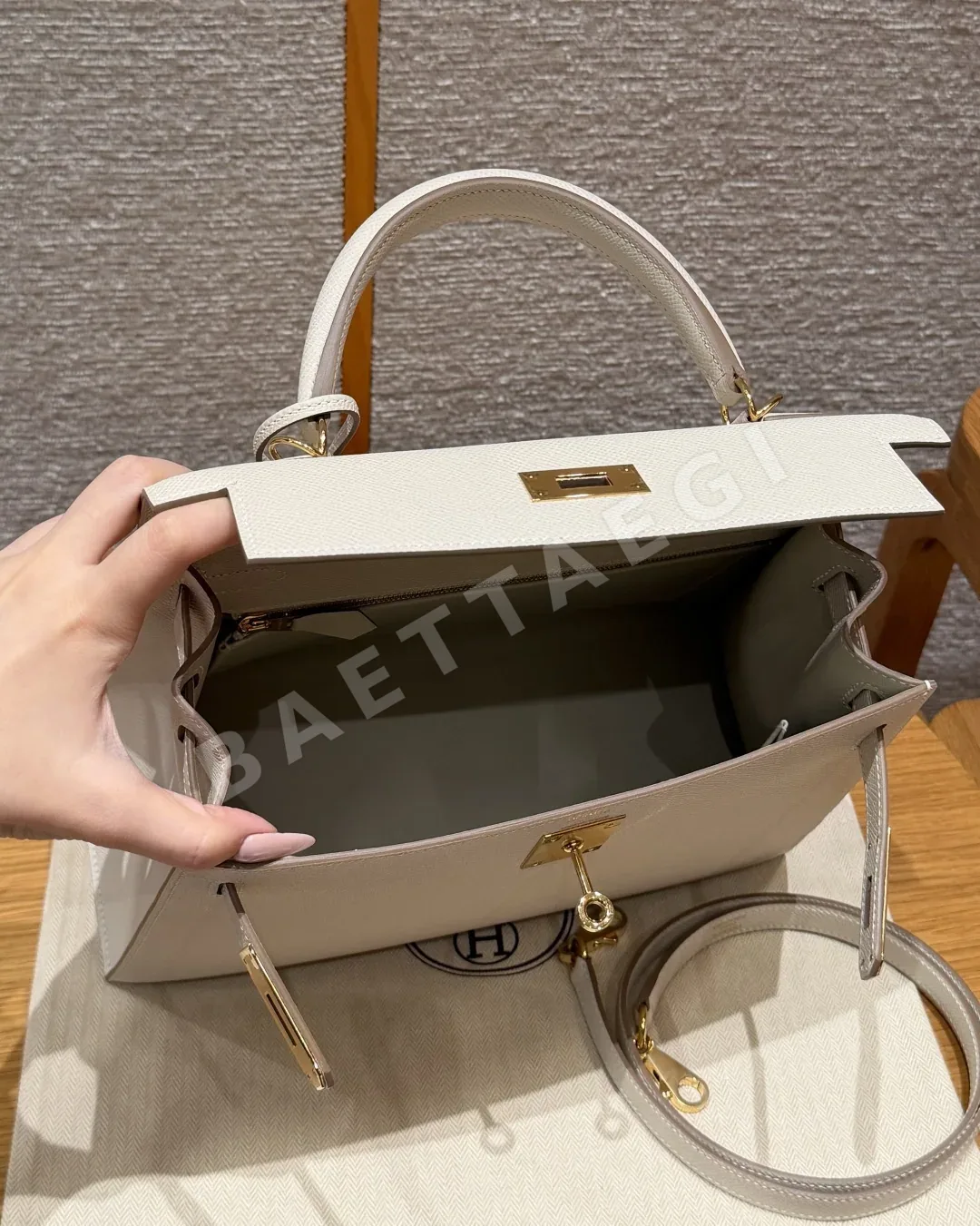 에르메스 켈리 28 cm 엡솜 가죽 가방 상세 이미지 4