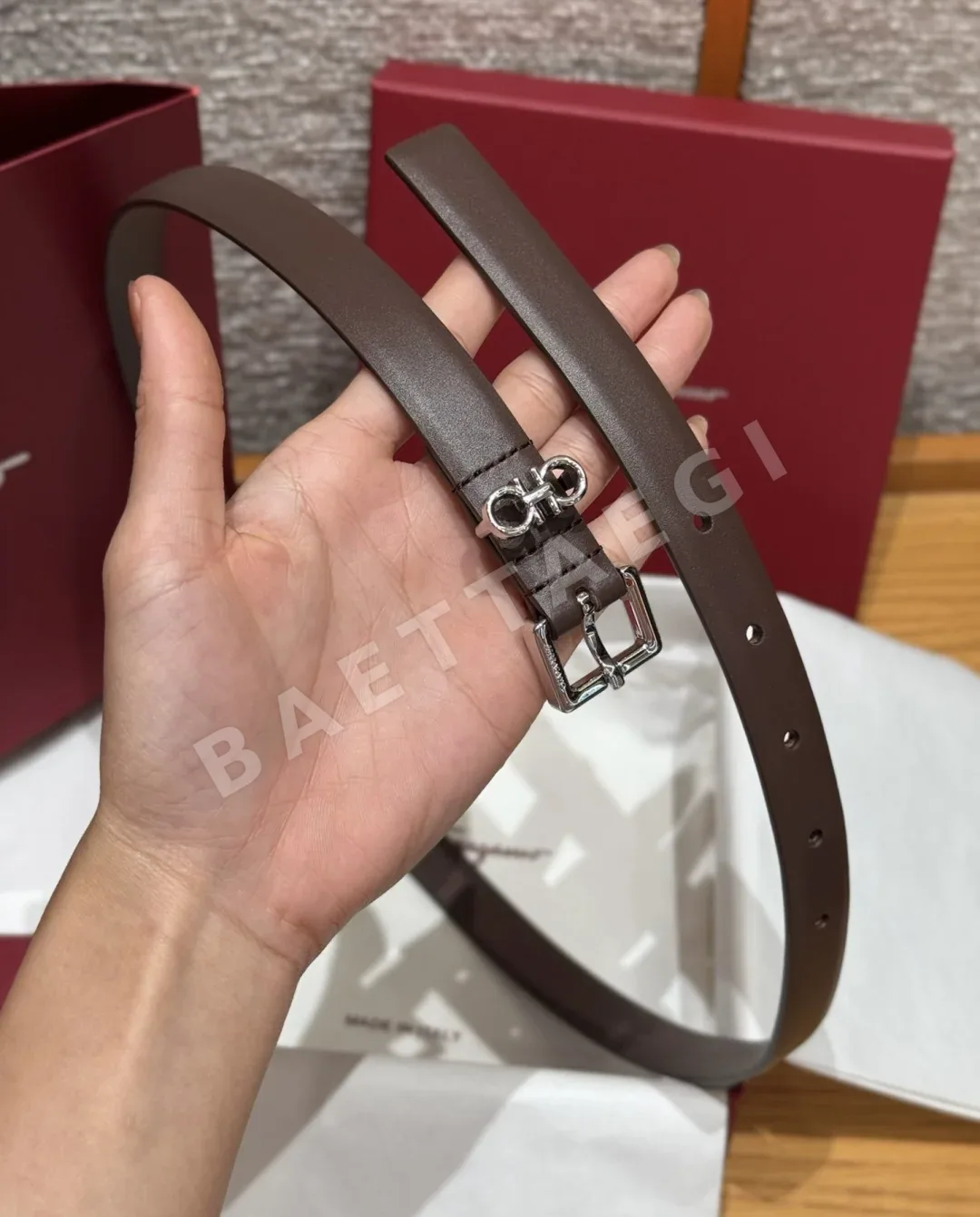 페레가모 소가죽 버클 벨트 상세 이미지 4