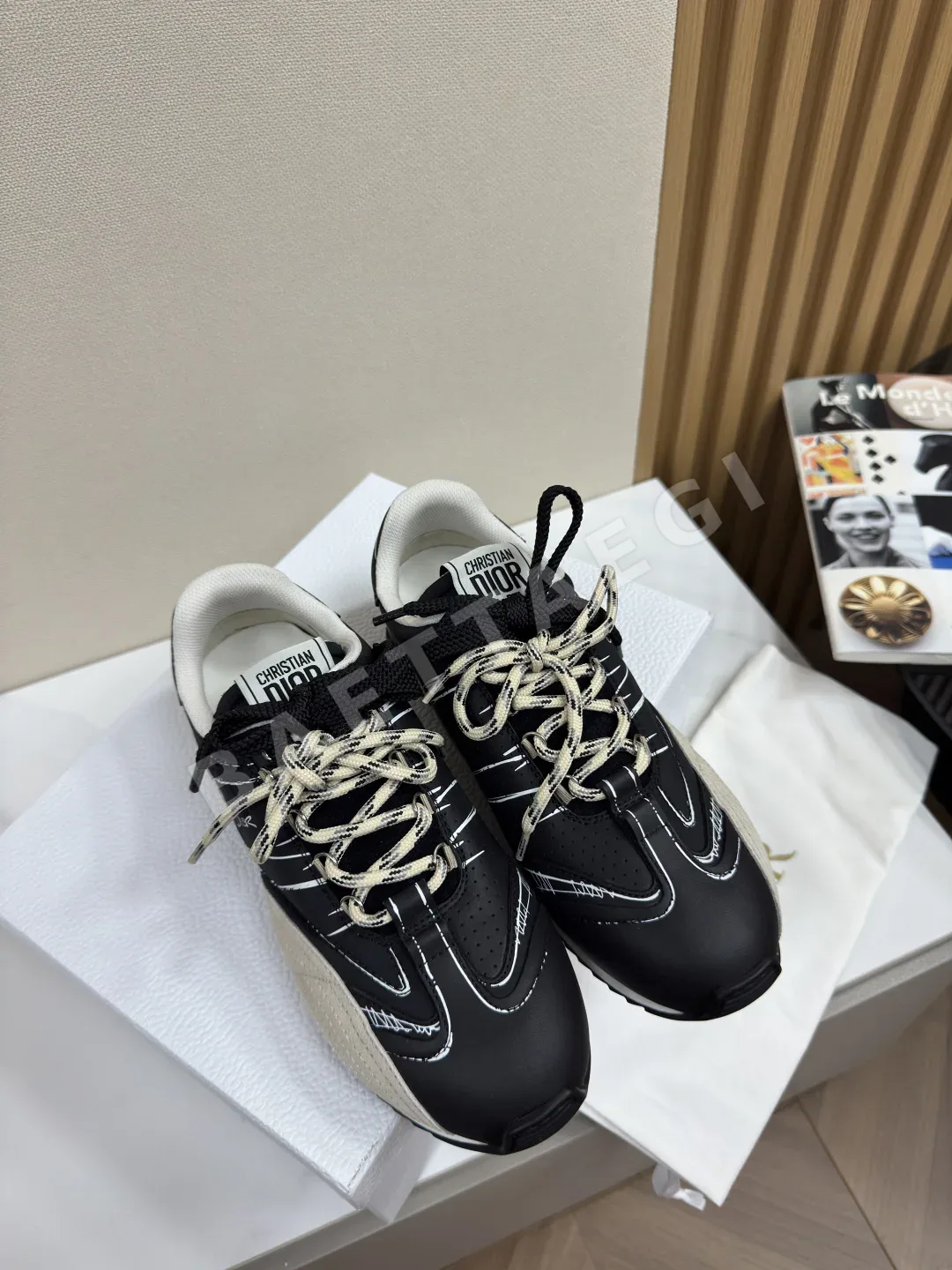 디올 D-스케치 레트로 스니커즈 93210