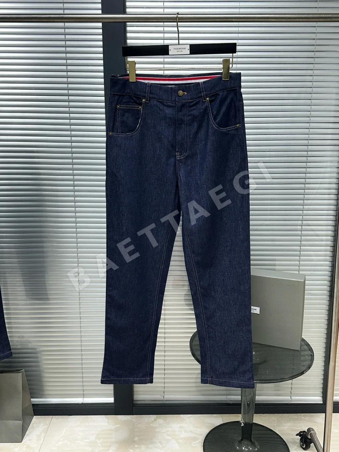 톰브라운 데님 남성 바지 상세 이미지 2