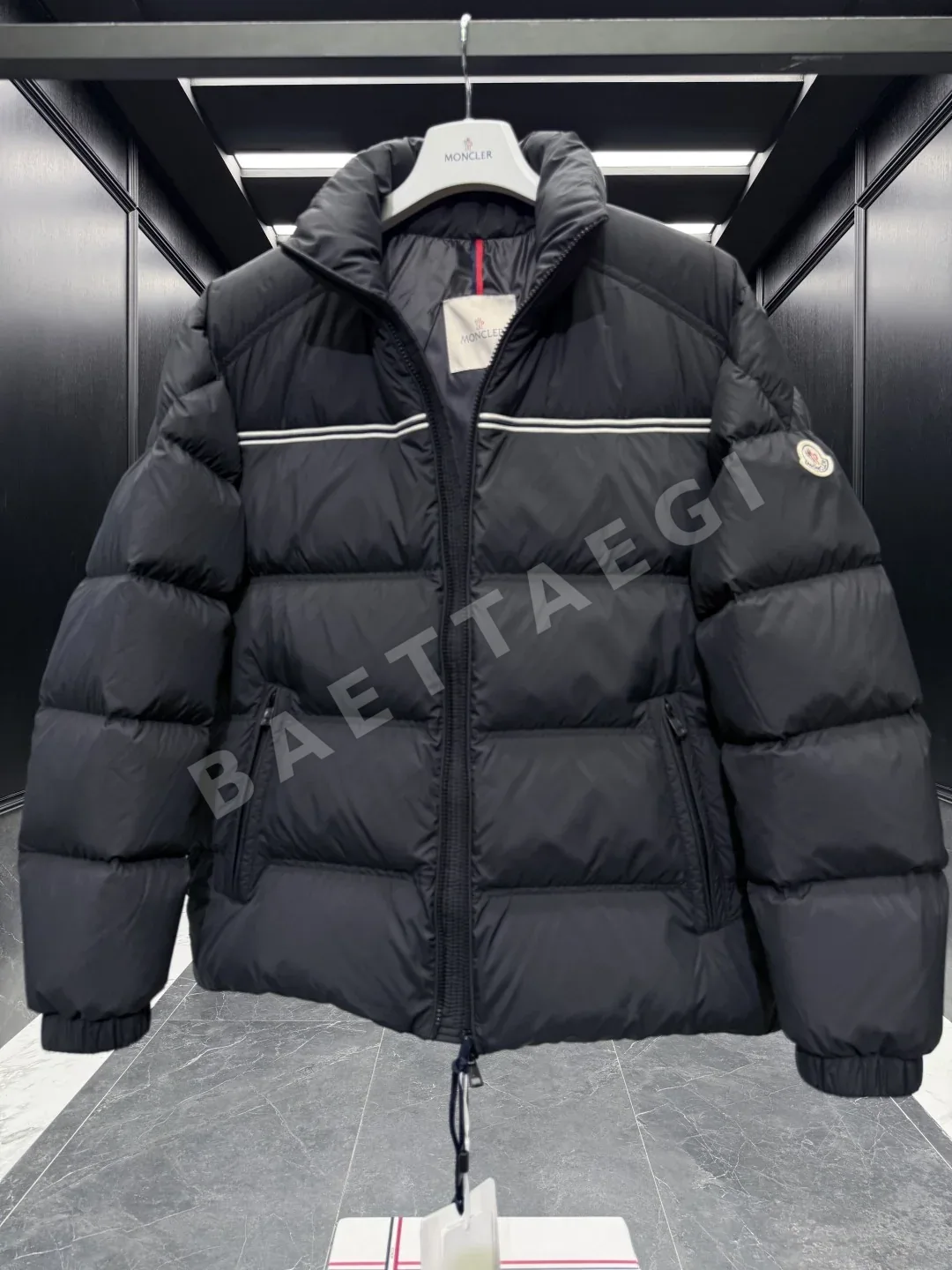 몽클레르 부바크(Moncler Bouvaque) 남성 숏 패딩 재킷 상세 이미지 7