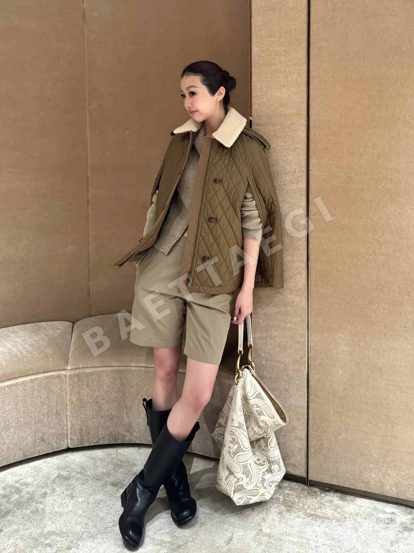 버버리 퍼 카라 퀼팅 케이프 코트 상세 이미지 7