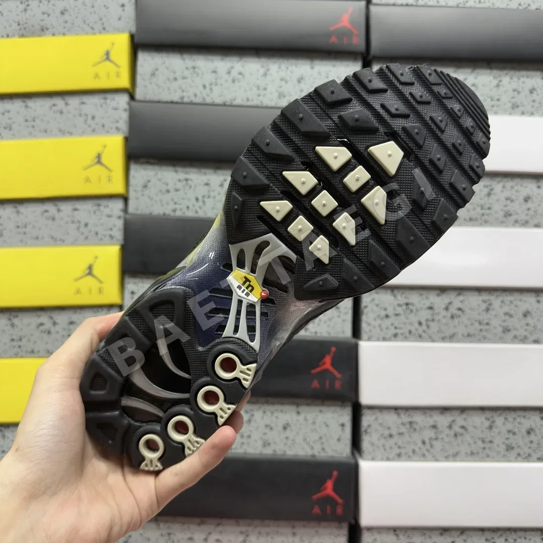 나이키 [BD] 에어 맥스 플러스 DX8971-001 201903 Nike Air Max Plus Mini Swoosh Black Silver 상세 이미지 7