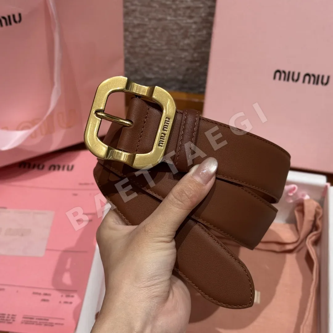 미우미우 송아지가죽 각인 메탈 로고 벨트 상세 이미지 3