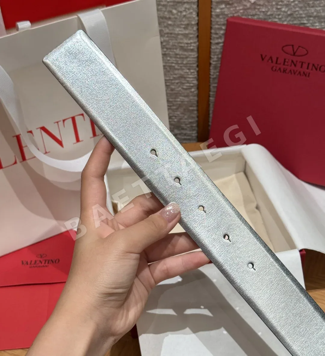 발렌티노 VLOGO 시그니처 크리스탈 장식 리버서블 벨트 40mm 상세 이미지 7
