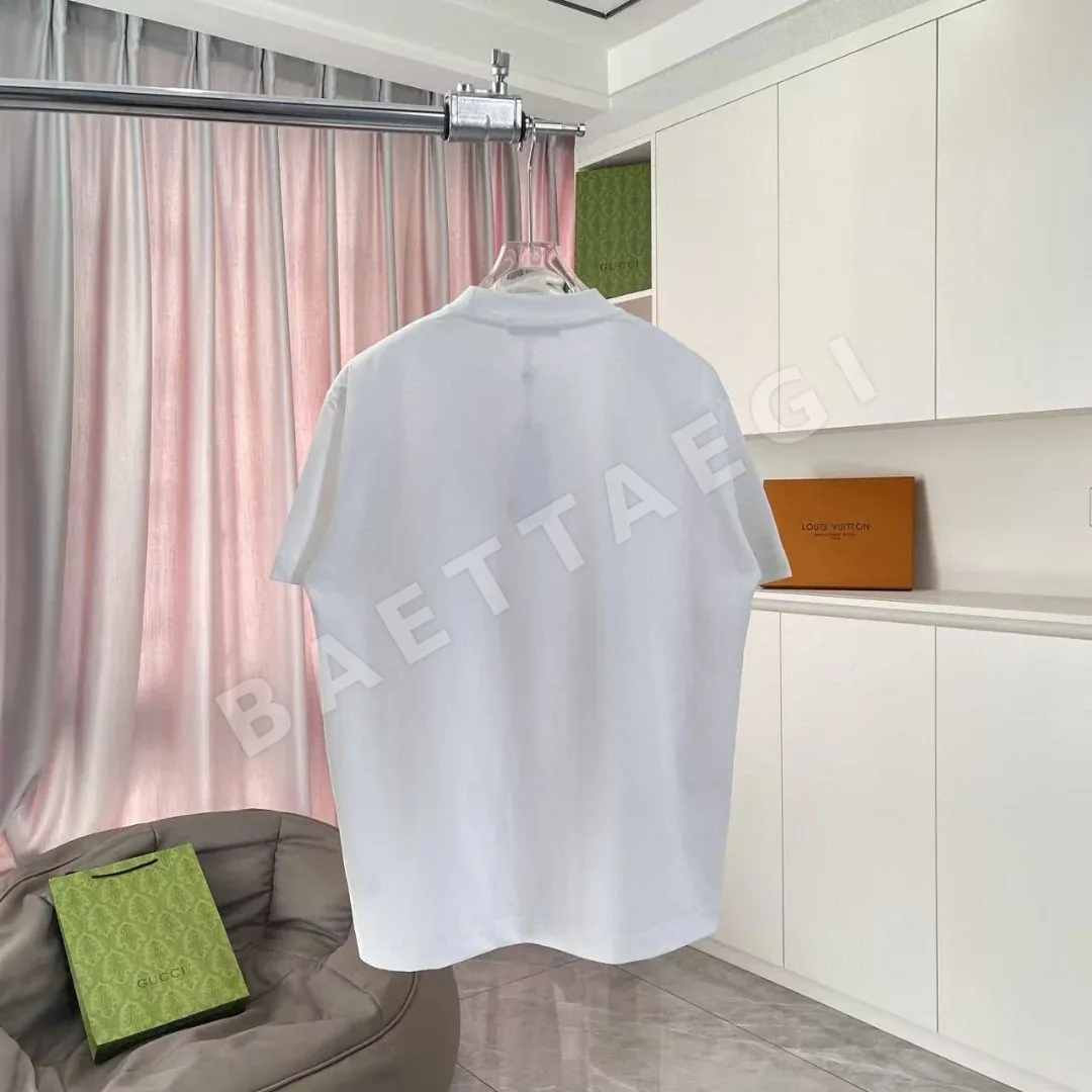 프라다 퍼스널라이즈드 레터 로고 반팔 티셔츠 상세 이미지 7