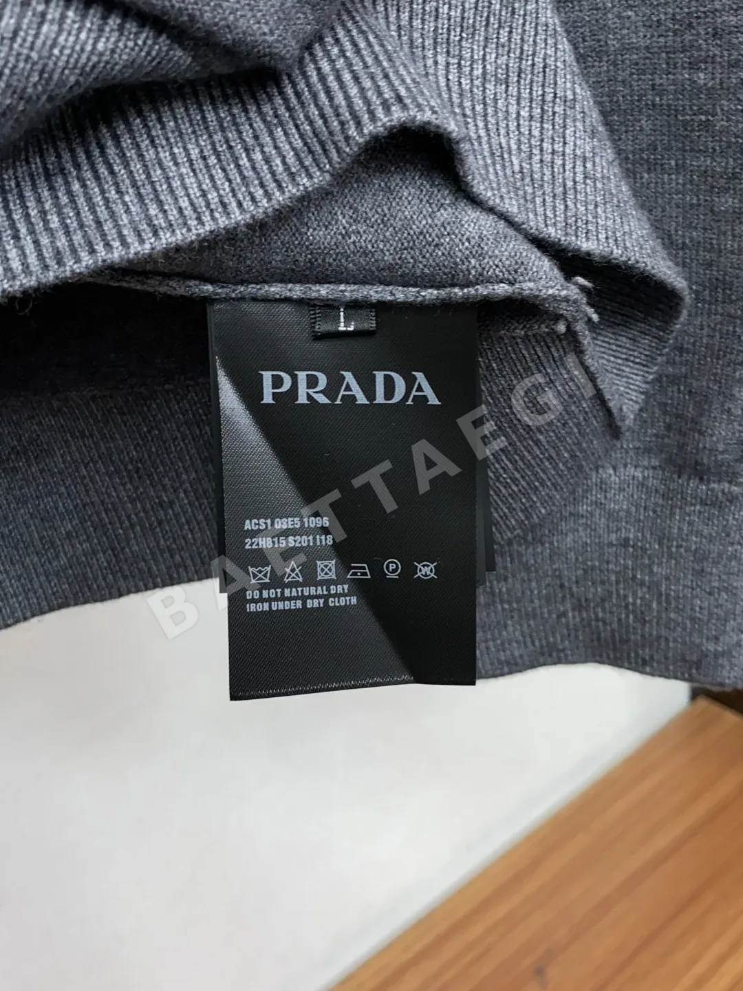 프라다 울 혼방 라펠 남성 긴팔 스웨터 상세 이미지 6
