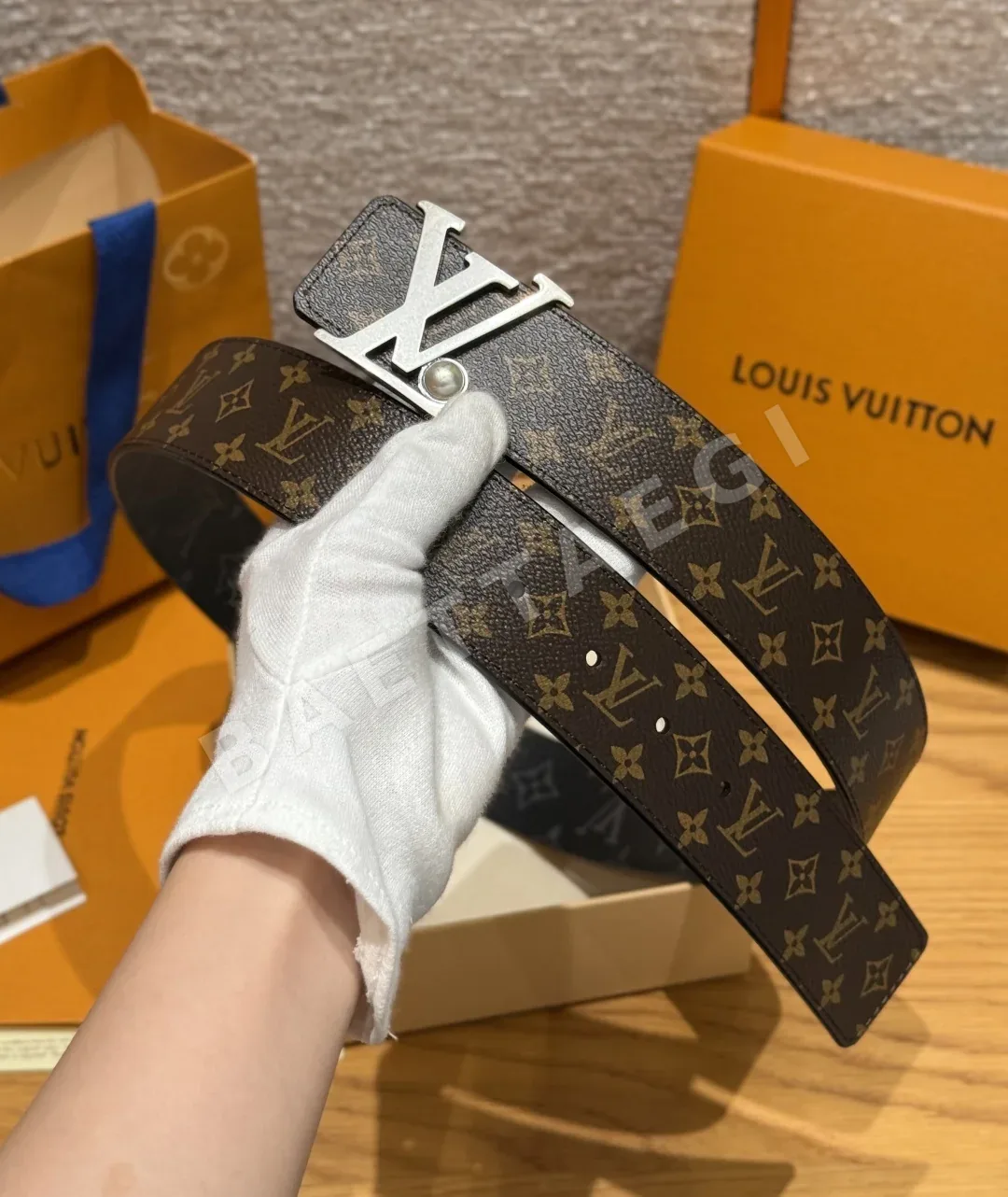 루이비통 LV 이니셜 펄 40mm 리버시블 벨트 상세 이미지 8