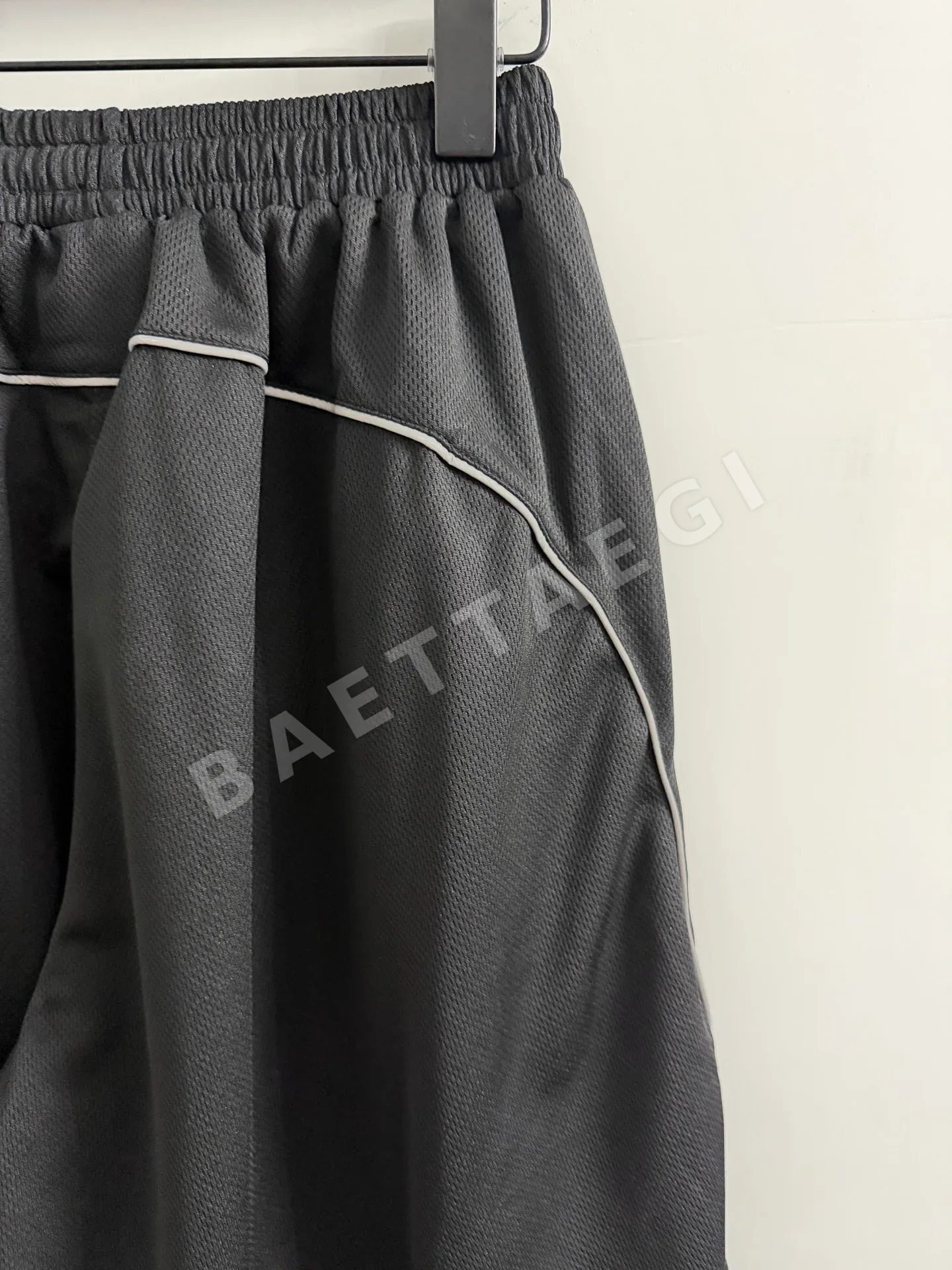 발렌시아가 메시 남성 반바지 상세 이미지 6