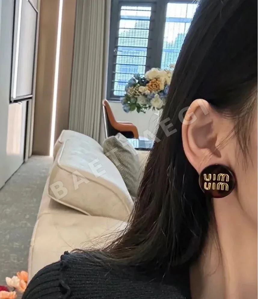 미우미우 아크릴 호피 라운드 스터드 귀걸이 상세 이미지 2