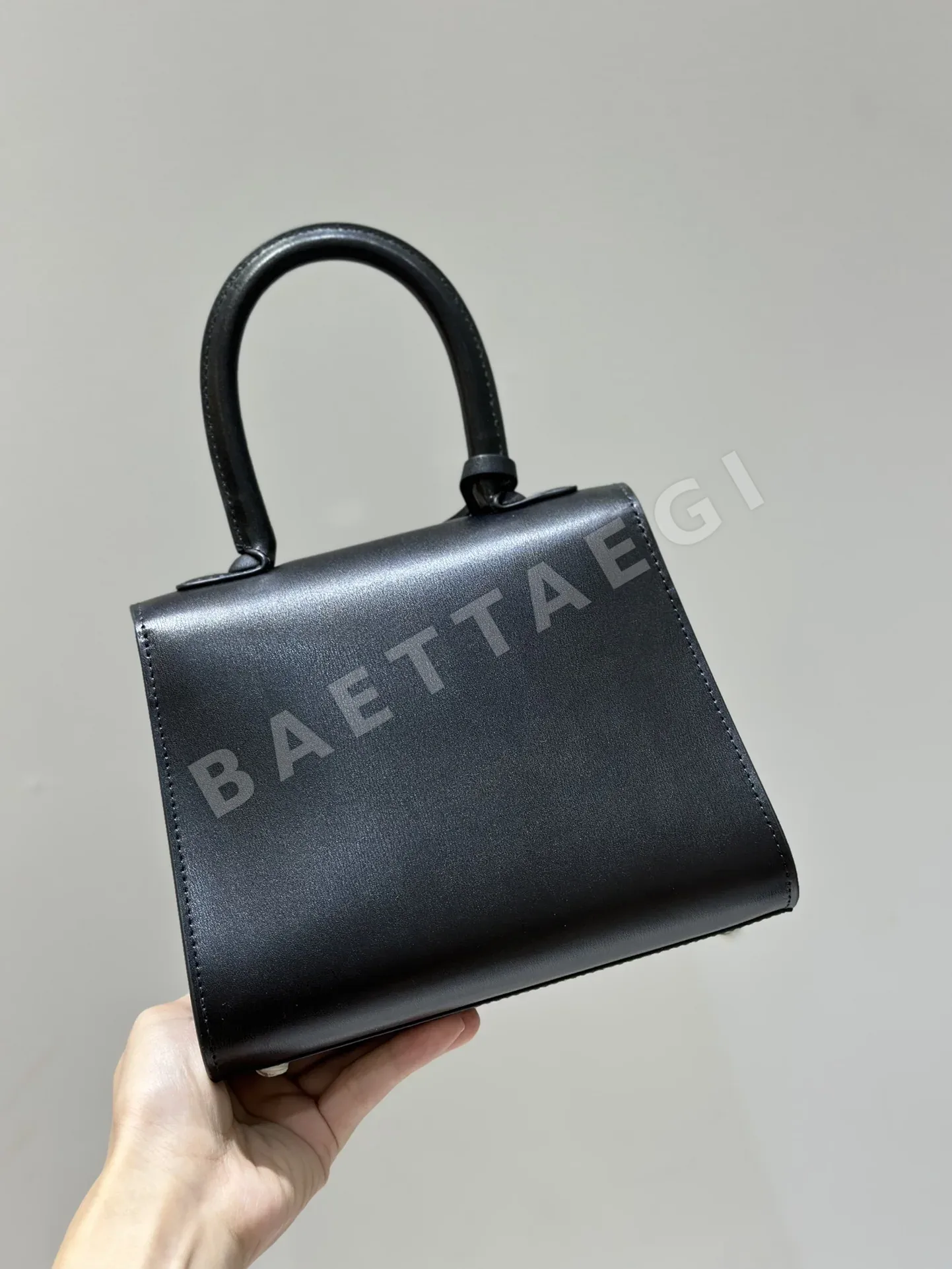 델보 블랙 램스킨 브릴리언트 숄더백 상세 이미지 3