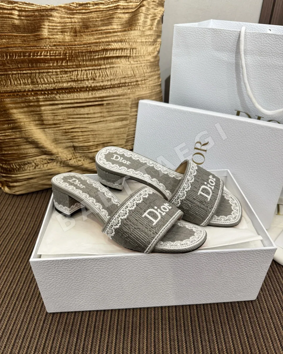 디올 신발 상세 이미지 2