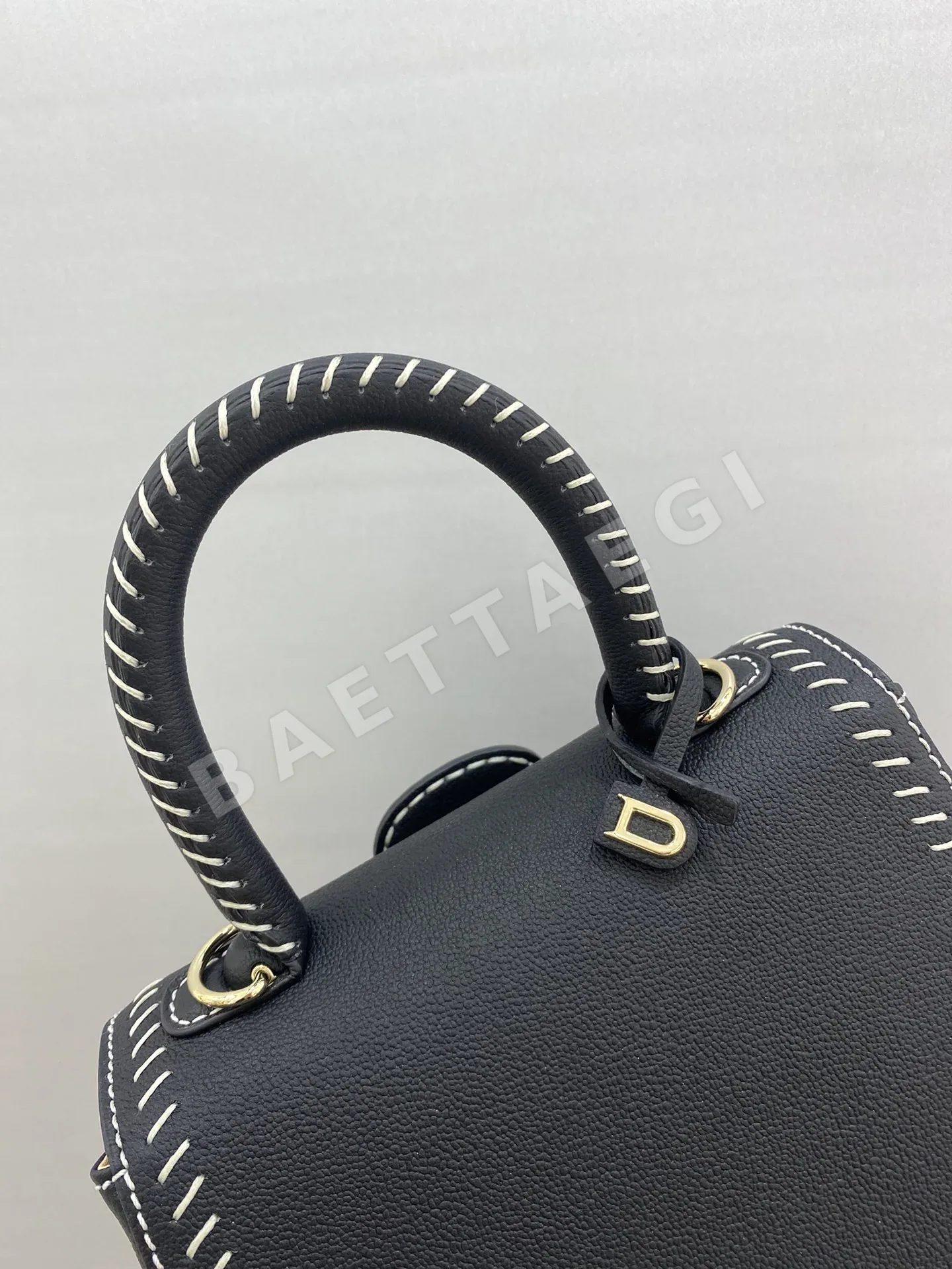 델보 브릴리언트 21 블랙 양털 안감 숄더백 상세 이미지 8
