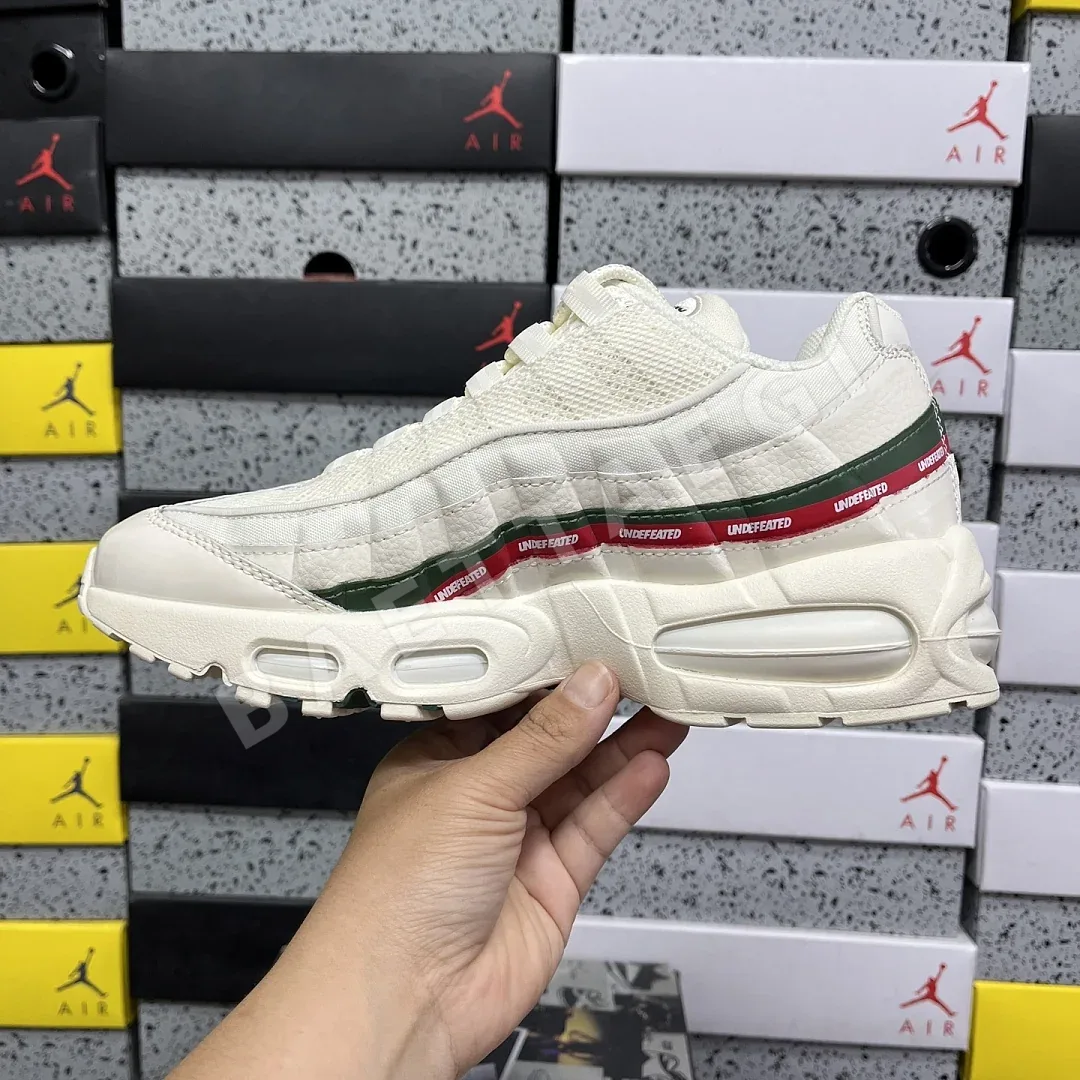 나이키 [XY] 에어 맥스 95 SP IB4453-100 201493 Nike Air Max 95 SP Undefeated Sail 상세 이미지 3