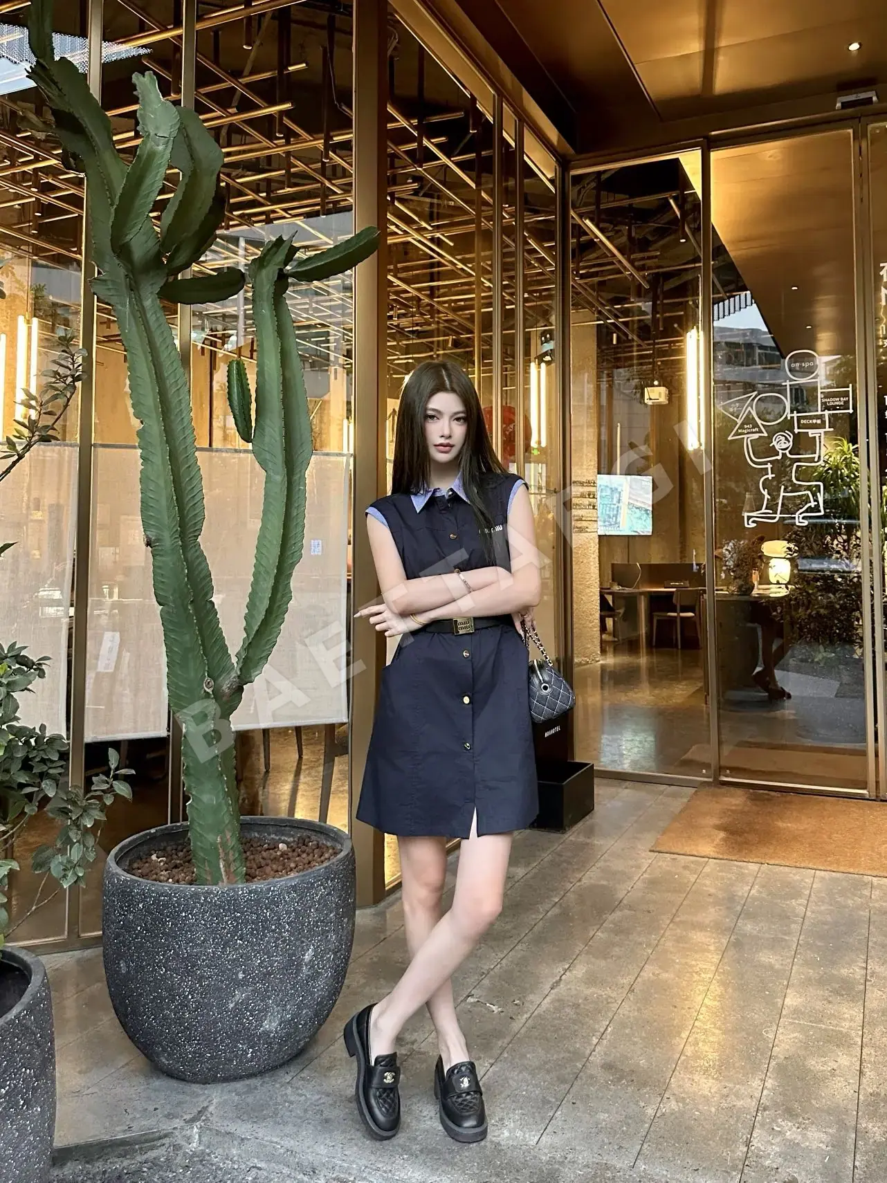 미우미우 블루 체크 패치워크 노슬리브 원피스 상세 이미지 2