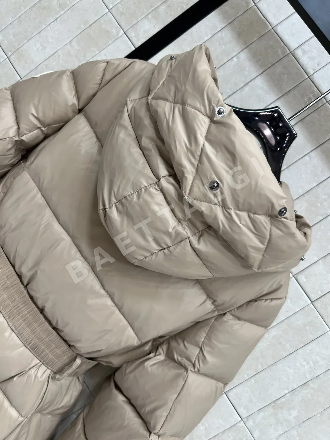 몽클레르 보에딕 롱 패딩 자켓 상세 이미지 8