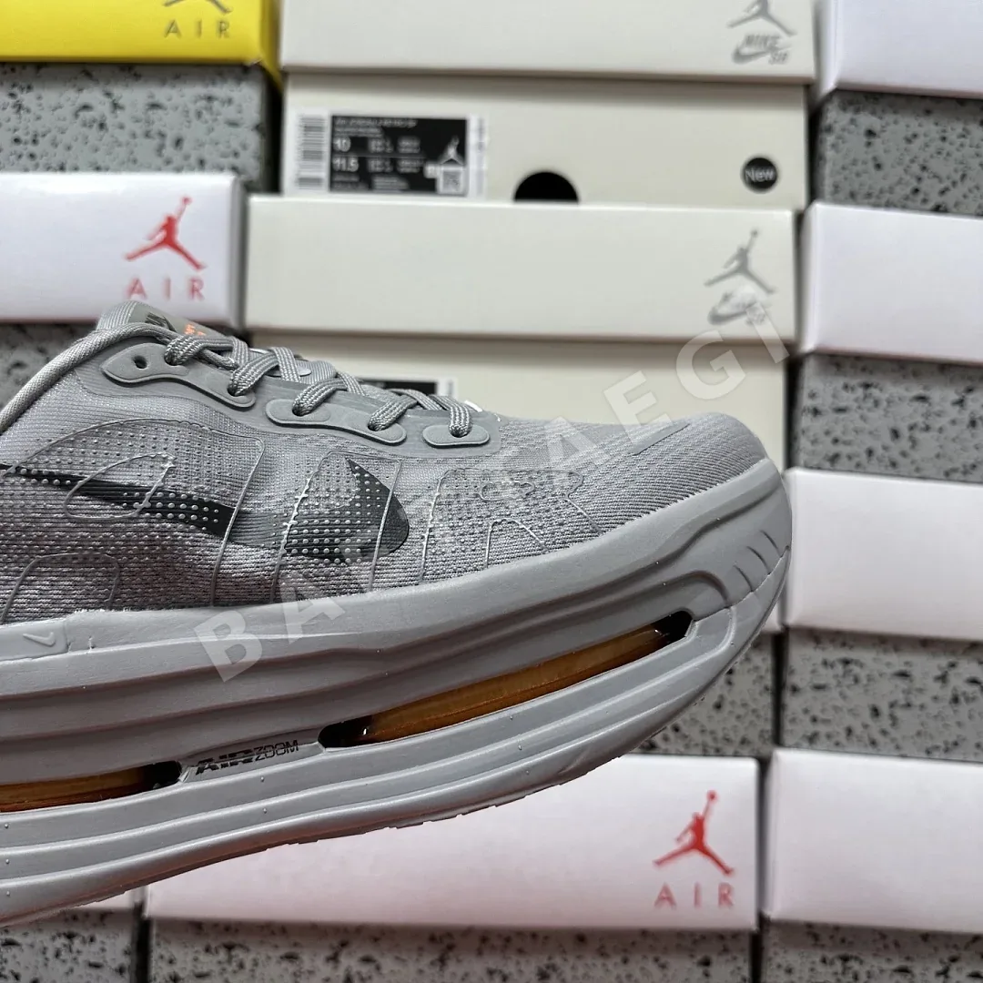 나이키 [5A] 보메로 프리미엄 그레이 HQ2050-755 201632 Nike Vomero Premium 상세 이미지 5