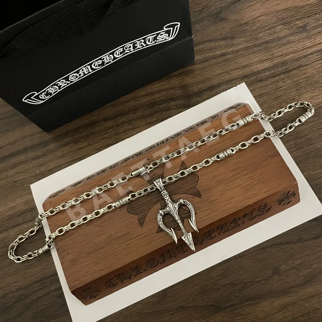 크롬하츠 클래식 레터 펜던트 목걸이 상세 이미지 5