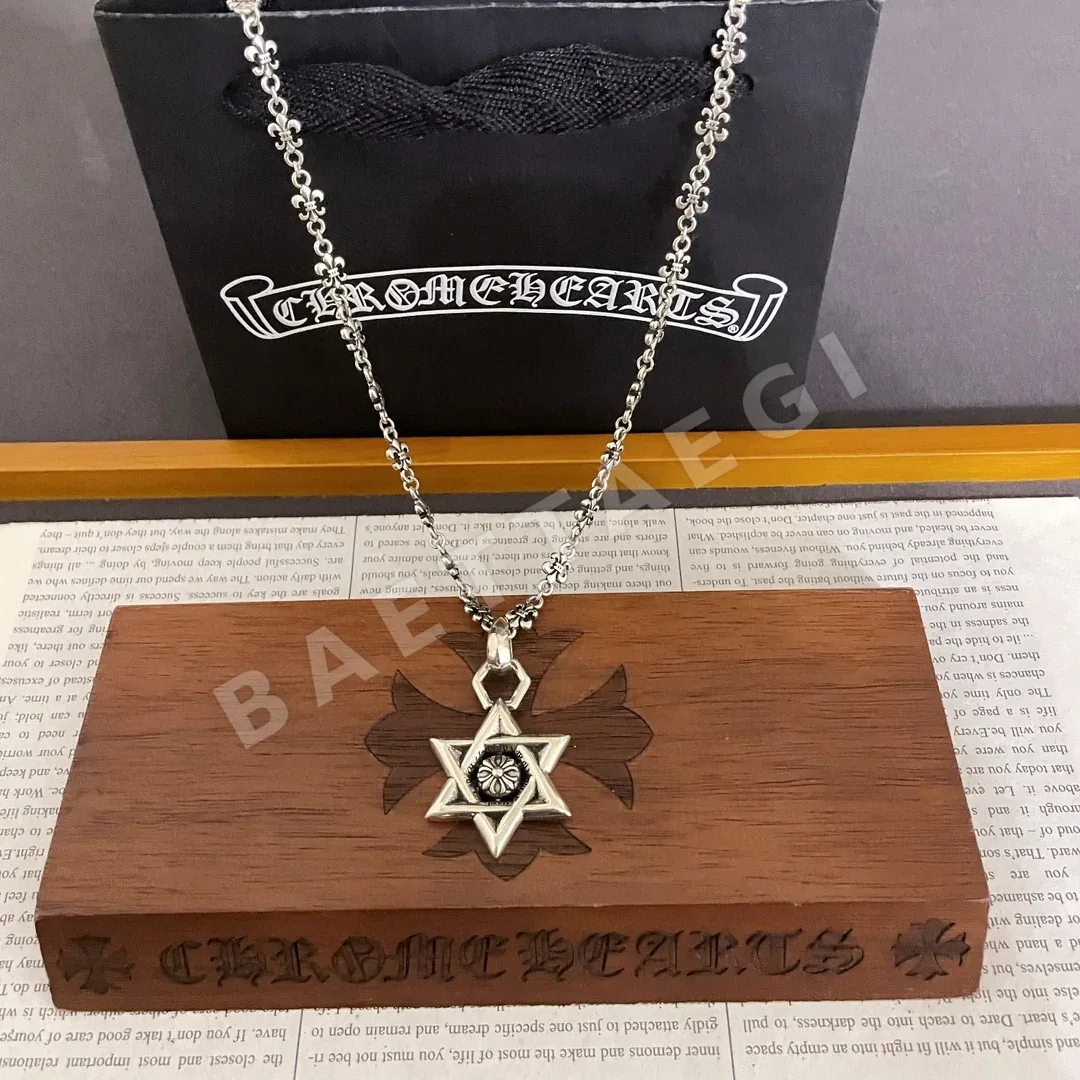 크롬하츠 스카웃 플라워 육각별 펜던트 목걸이 상세 이미지 3
