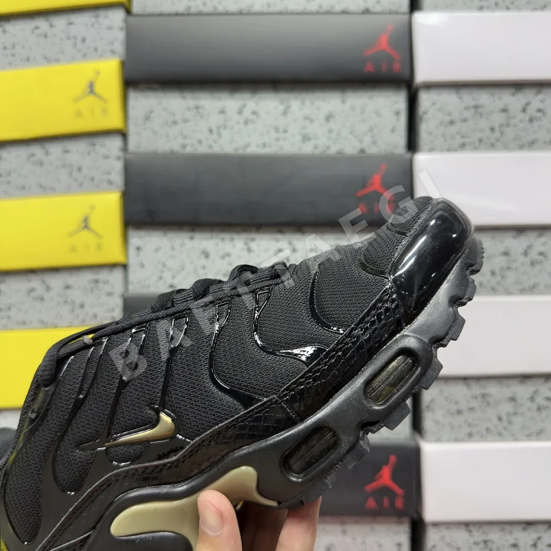나이키 [BD] 에어 맥스 플러스 블랙 골드 852630-001 201907 Nike Air Max Plus 상세 이미지 8