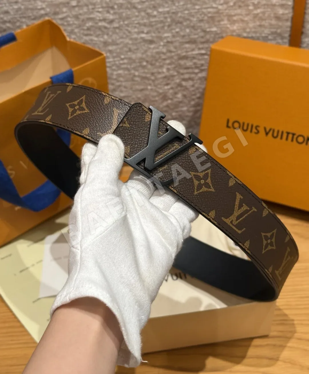 루이비통 LV 이니셜 40mm 리버시블 벨트 상세 이미지 8