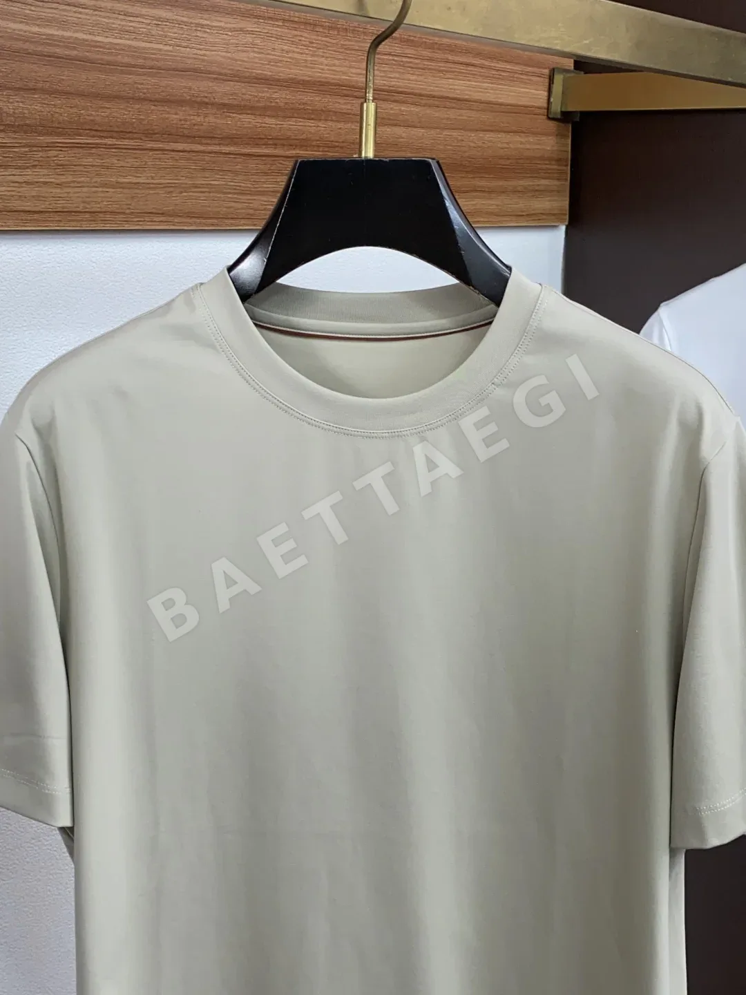 로로피아나 남성 라운드넥 린넨 반팔 티셔츠 상세 이미지 2