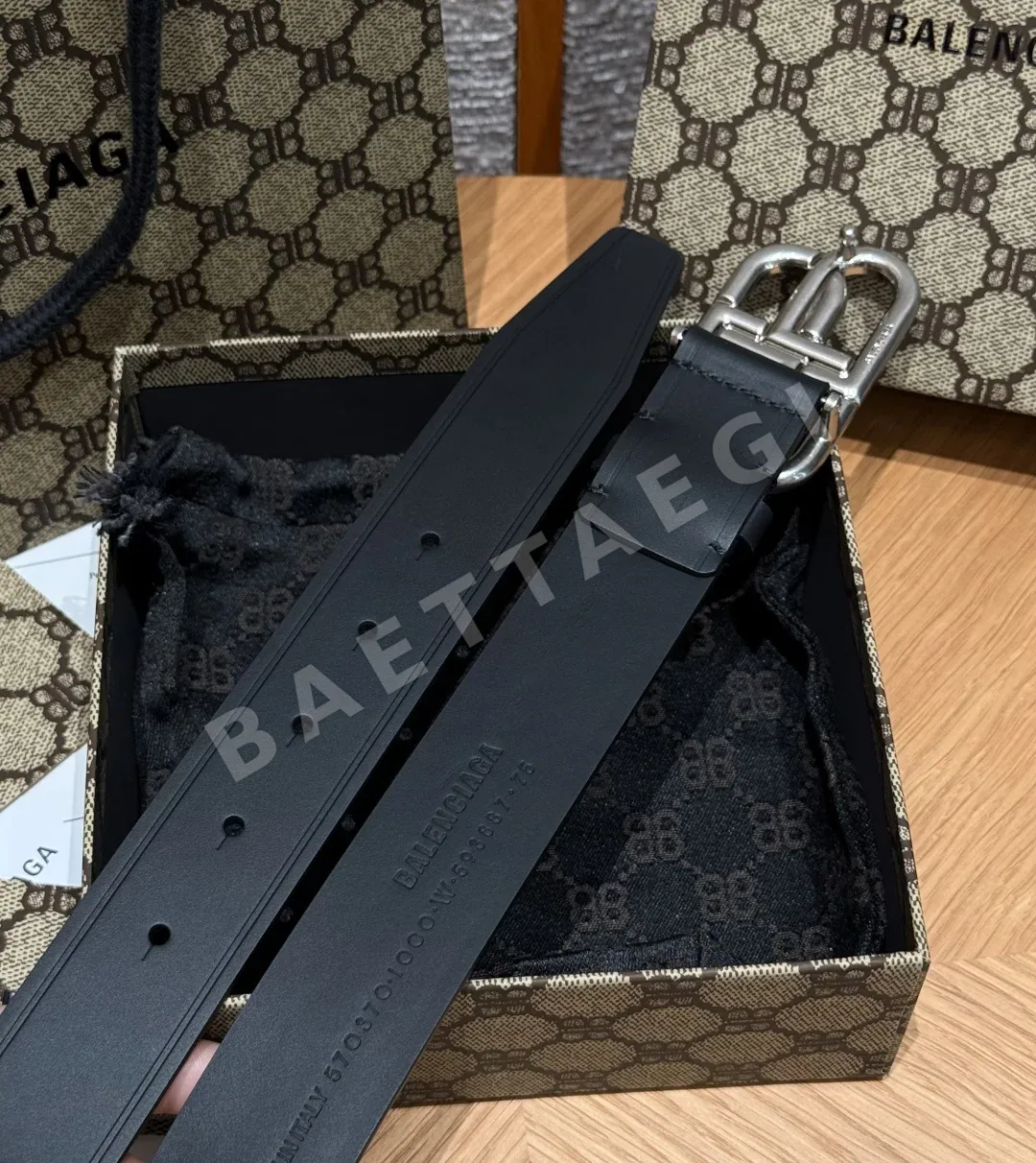 발렌시아가 BB 버클 가죽 벨트 상세 이미지 9