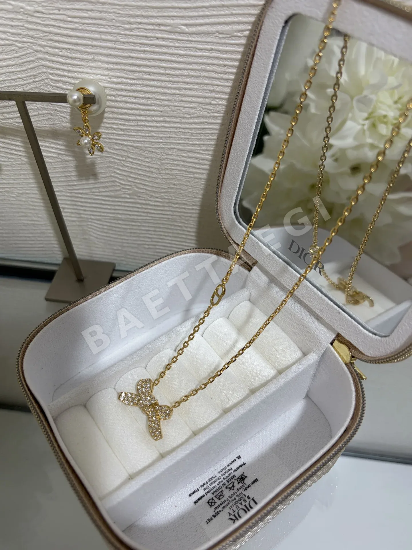 디올 다이아몬드 리본 목걸이 상세 이미지 7