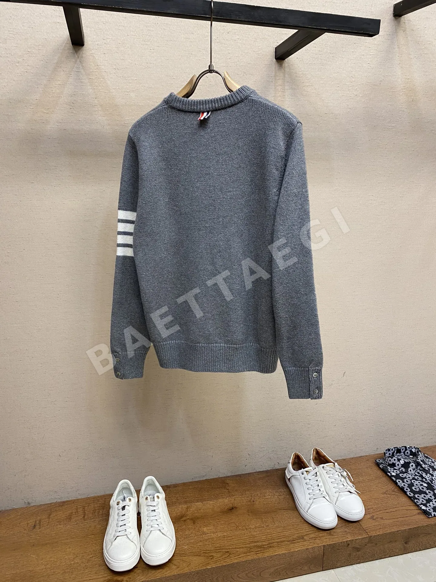 톰브라운 울 크루넥 니트 상세 이미지 2