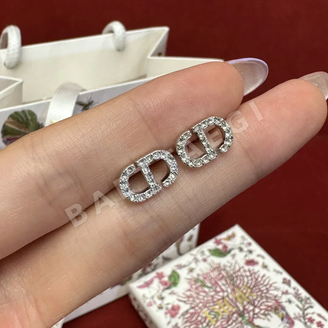 디올 미니 CD 로고 스와로브스키 크리스털 귀걸이 상세 이미지 2