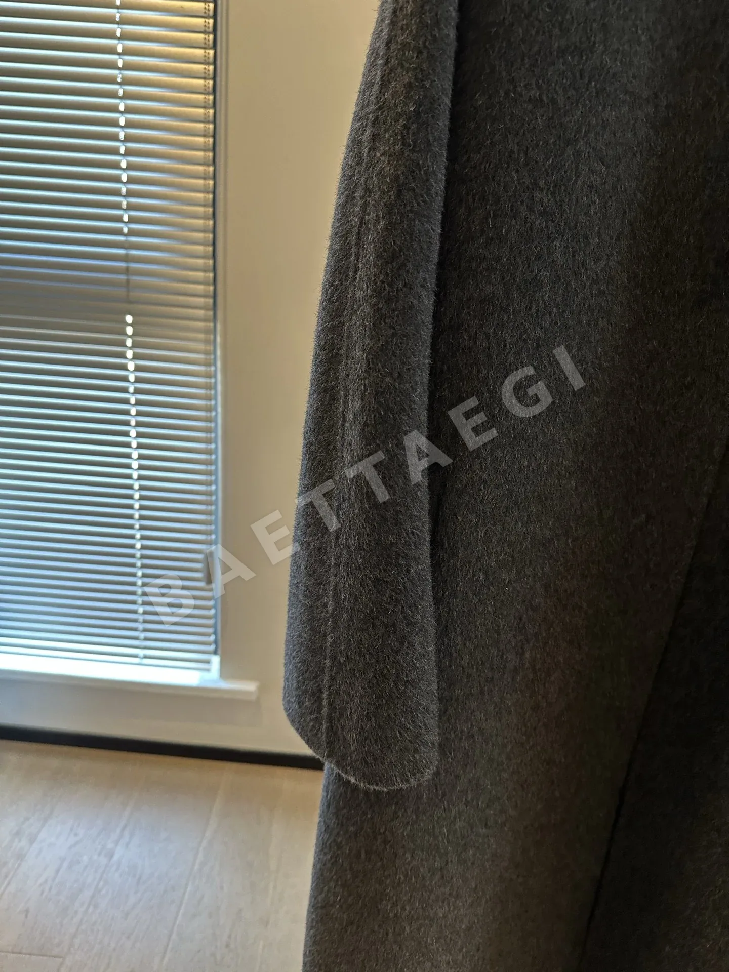 로에베 캐시미어 울 알파카 여성 자켓 상세 이미지 5