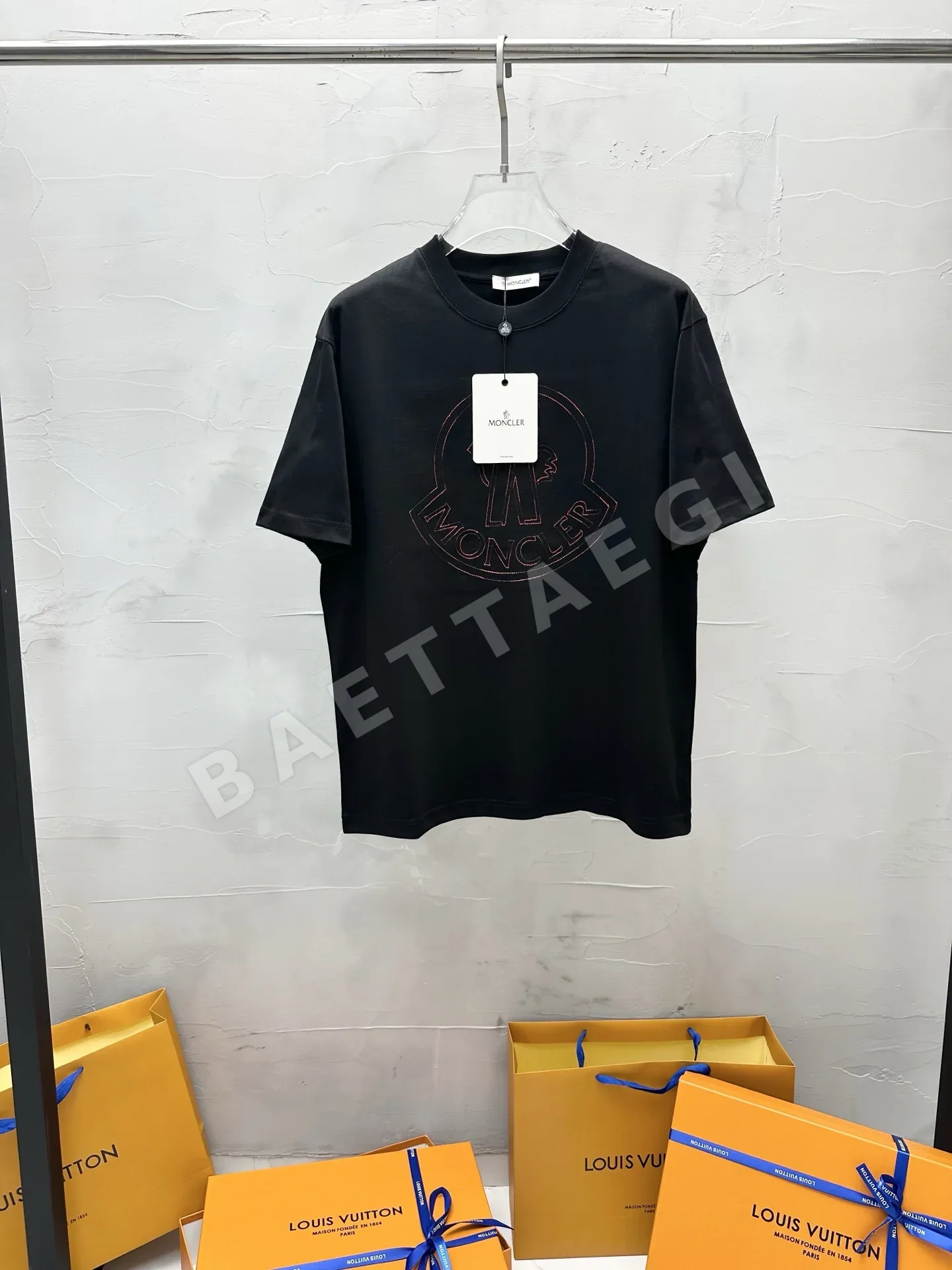 몽클레르 남성 반팔 48634