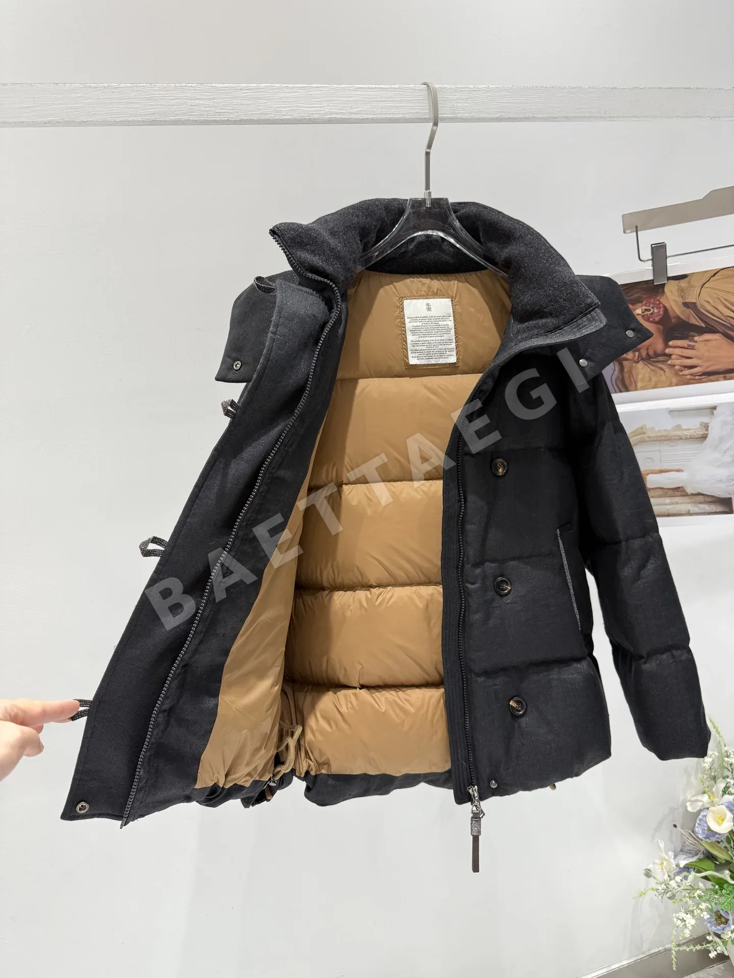 브루넬로쿠치넬리 오트쿠튀르 공방(Métiers d'Art) 컬렉션 패딩 상세 이미지 5
