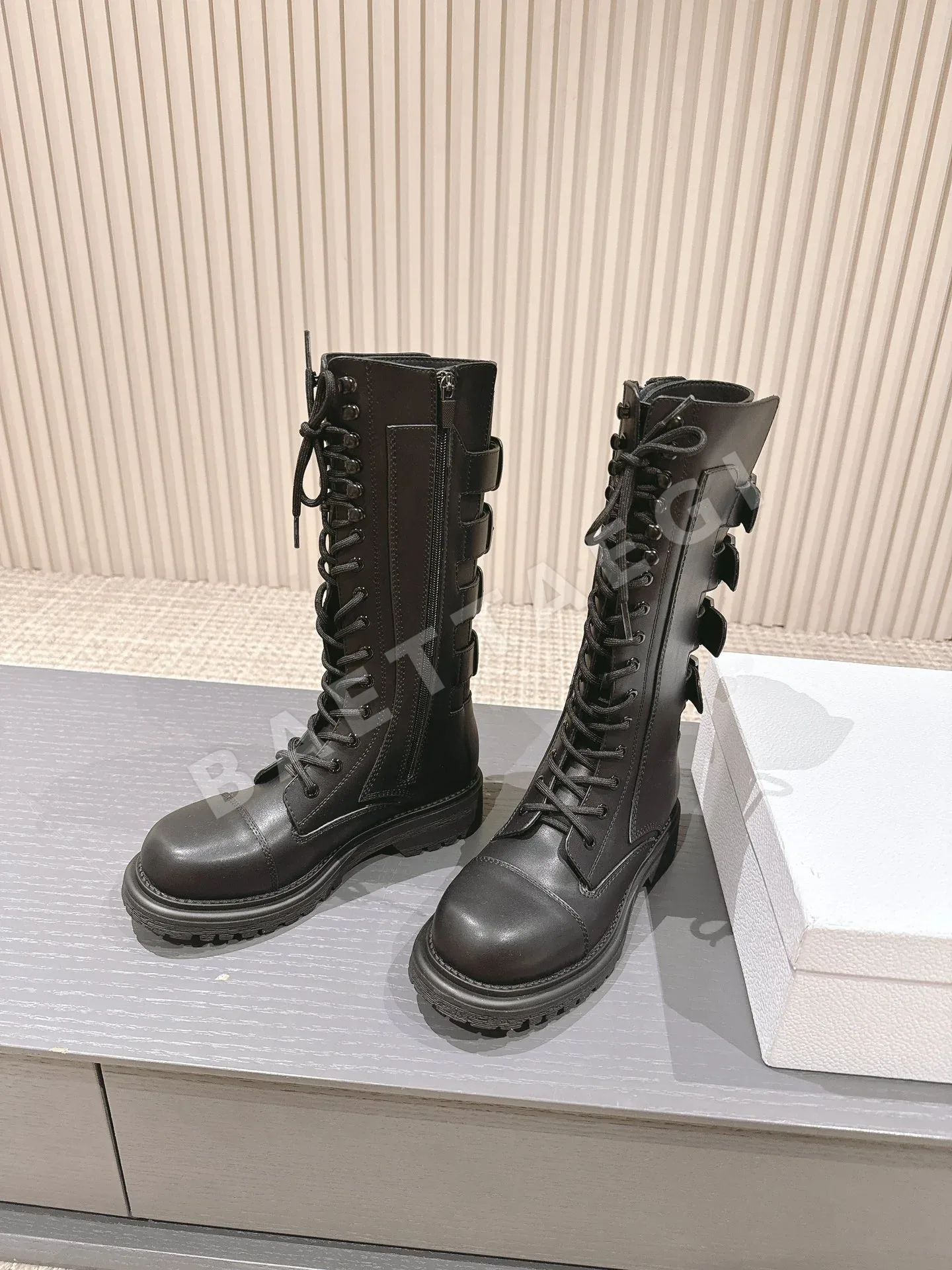 디올 블랙 송아지가죽 롱부츠 8607 상세 이미지 2