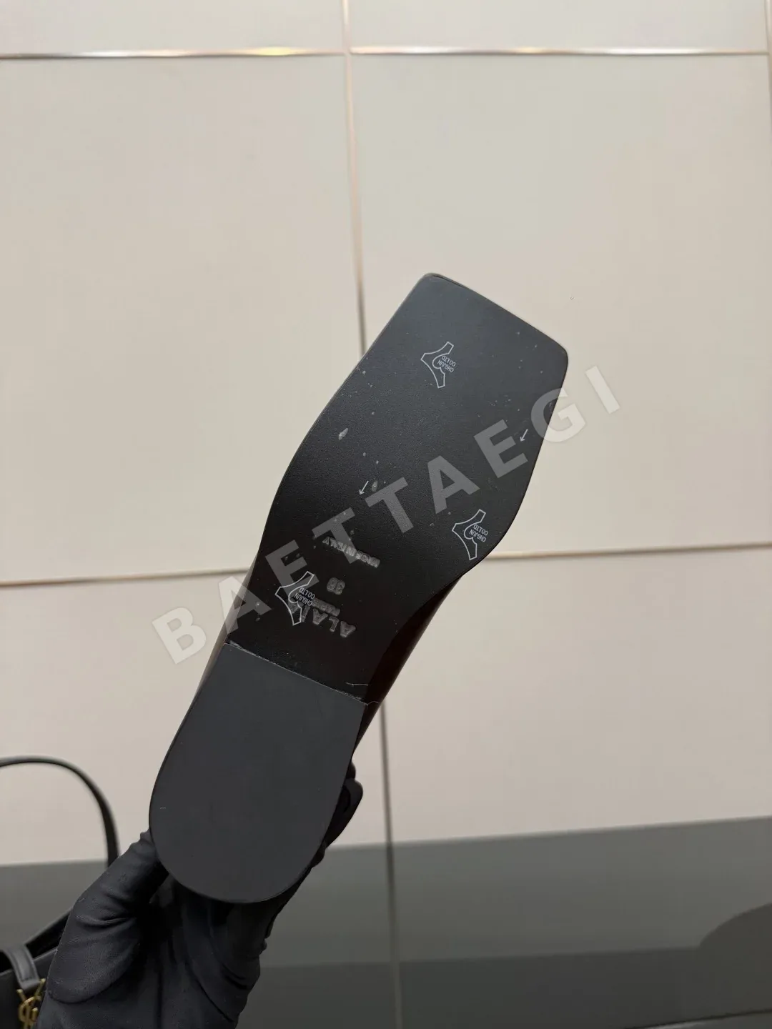 알라이아 스퀘어 토 로퍼 상세 이미지 10