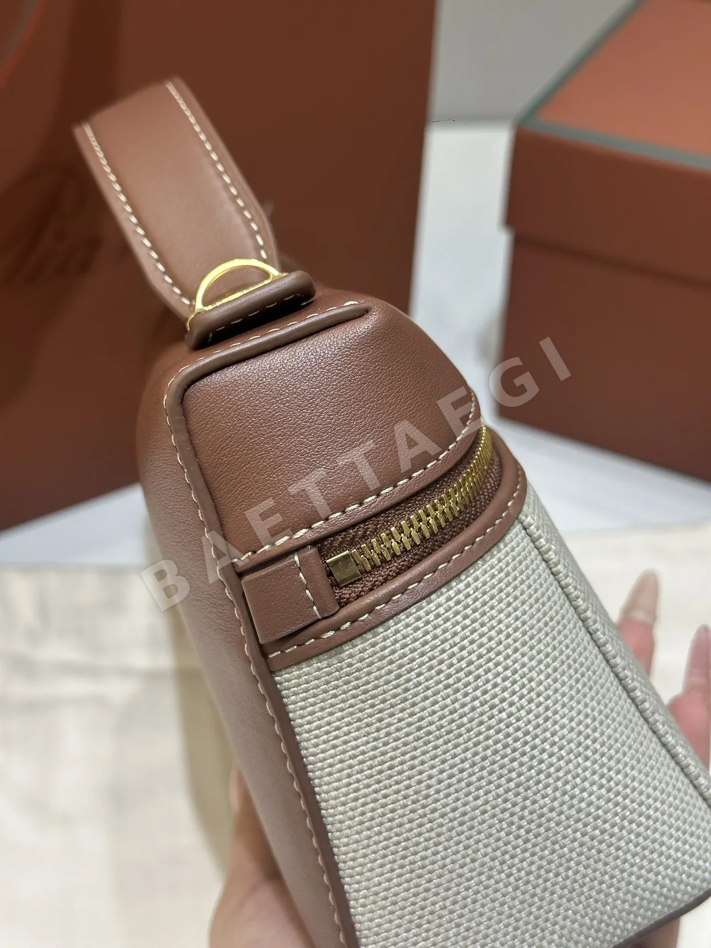 로로피아나 엑스트라 백 23 핸드백 상세 이미지 3