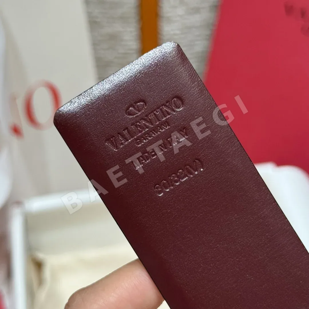 발렌티노 VLOGO 시그니처 크리스털 장식 리버시블 벨트 40mm 상세 이미지 6