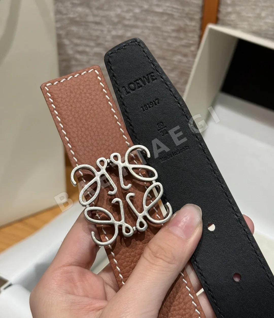 로에베 아나그램 리버서블 소가죽 벨트 상세 이미지 6