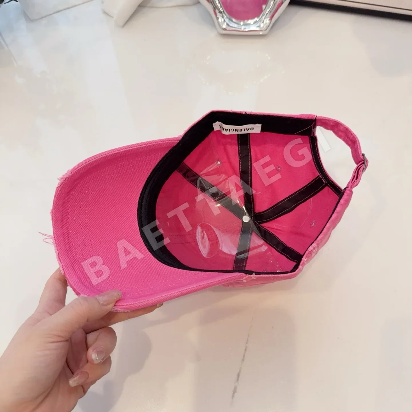 발렌시아가 데미지 가공 베이스볼 캡 상세 이미지 7