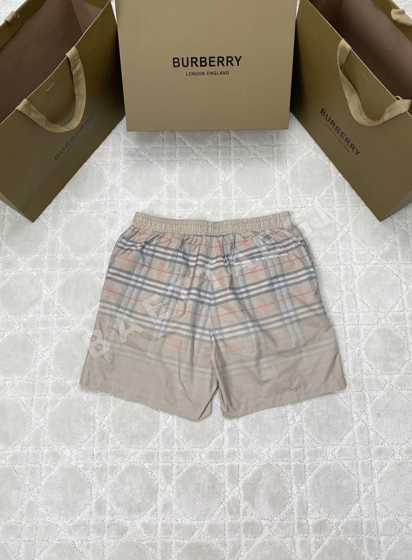 버버리 뉴 그라데이션 남성 반바지 상세 이미지 2