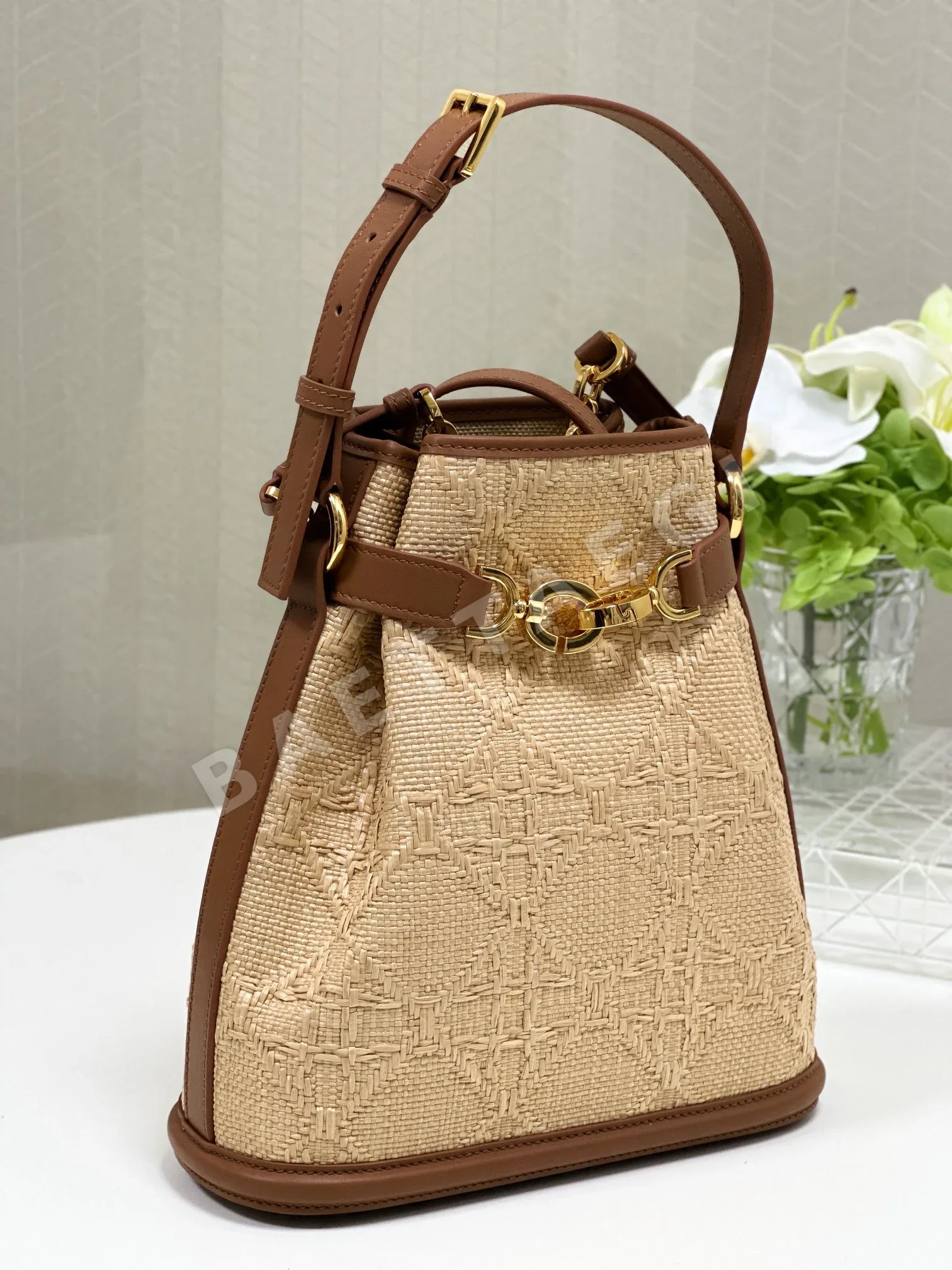 디올 CD C'EST 23 버킷백 상세 이미지 2