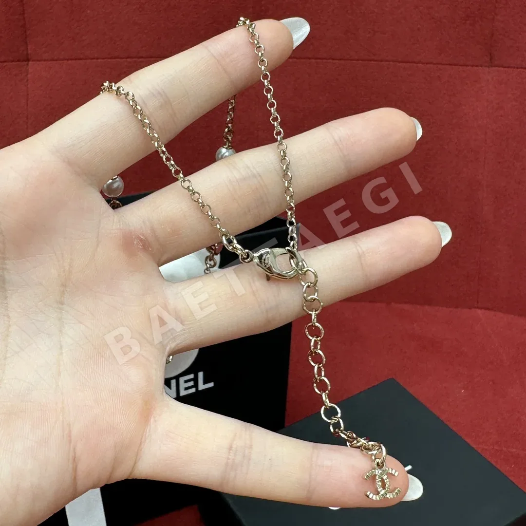 샤넬 더블 C 라인스톤 하트 크리스탈 진주 골드 체인 목걸이 상세 이미지 7