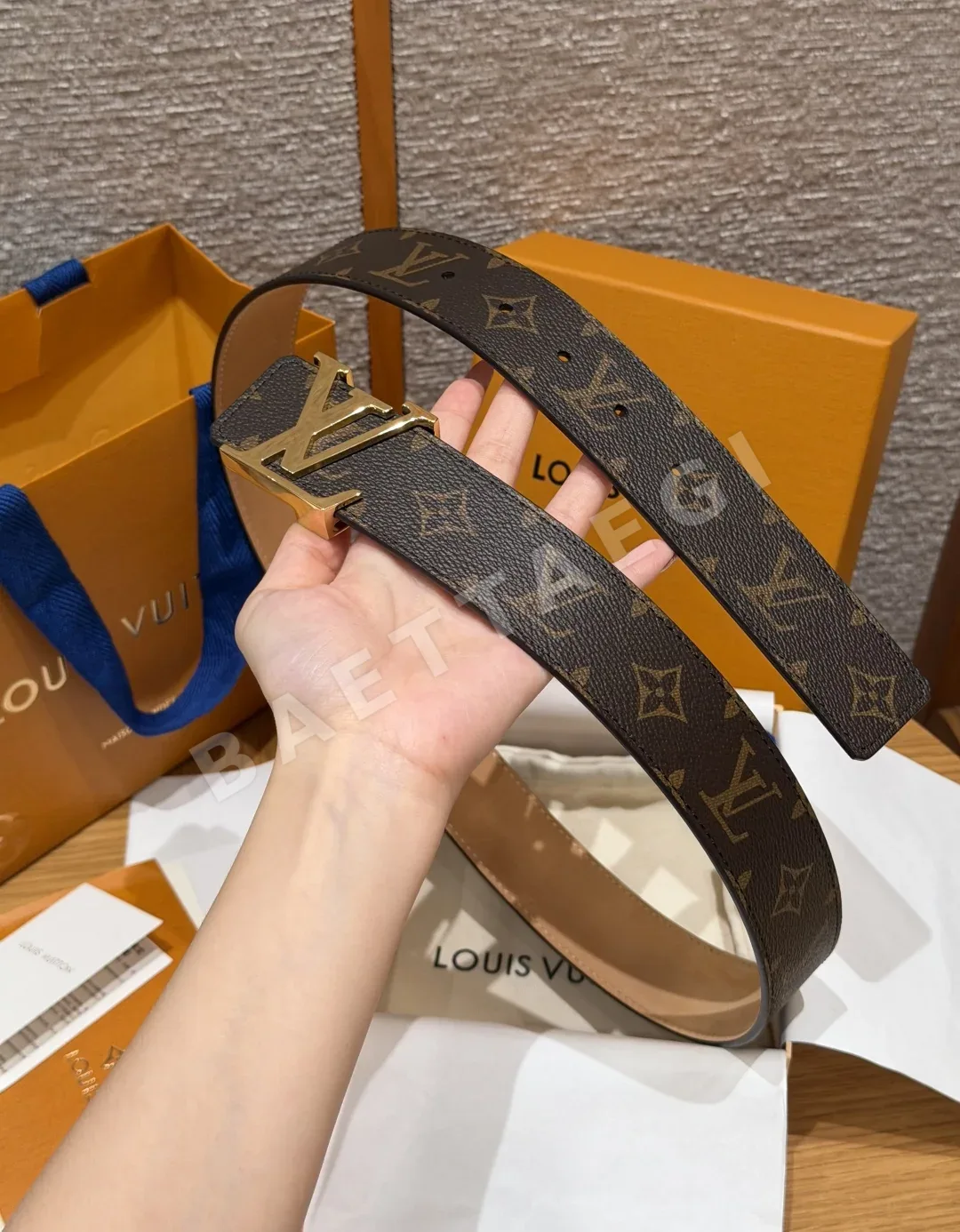 루이비통 이니셜 40mm 리버시블 벨트 상세 이미지 4
