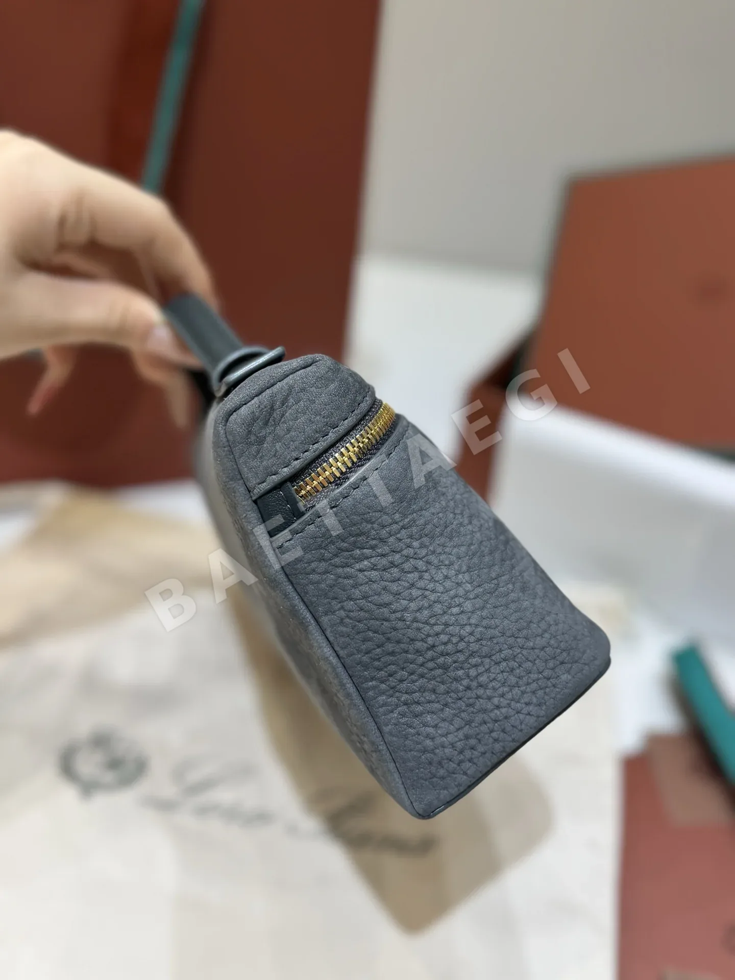 로로피아나 L19 벨벳 핸드백 상세 이미지 3