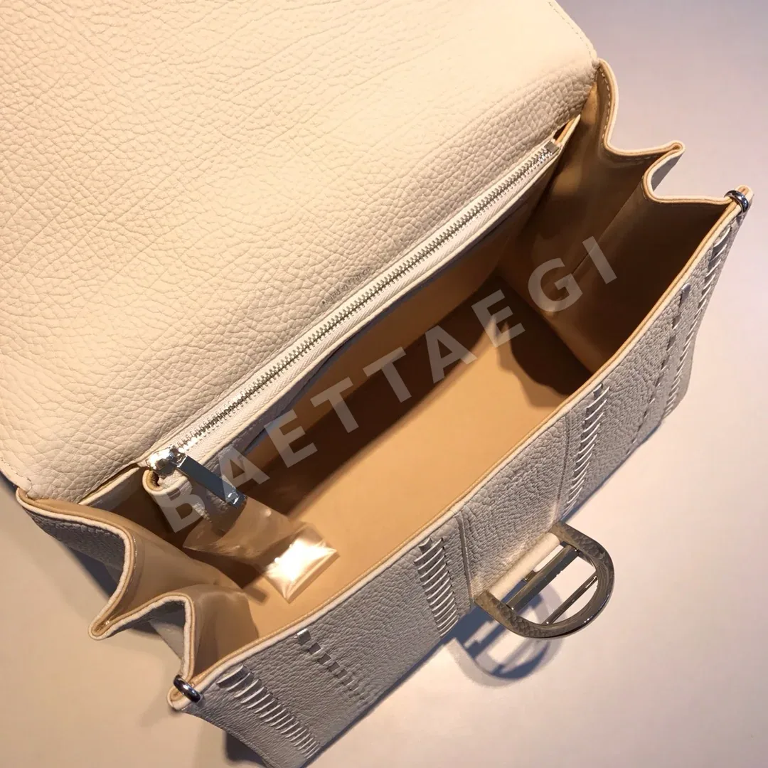 델보 천연 가죽 꼬임 디자인 28 cm 가방 상세 이미지 8