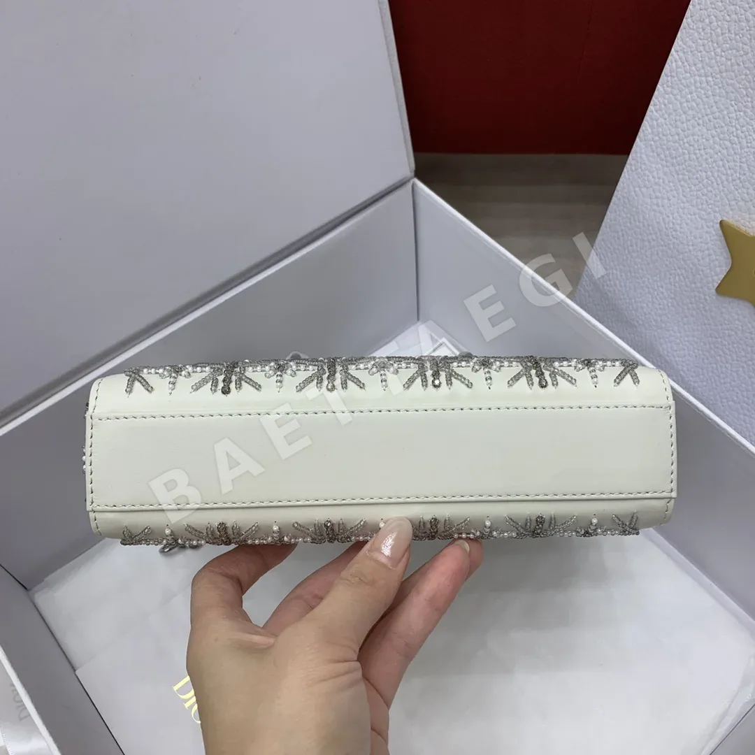 디올 레이디 D-조이 스몰 램스킨 가방 상세 이미지 6