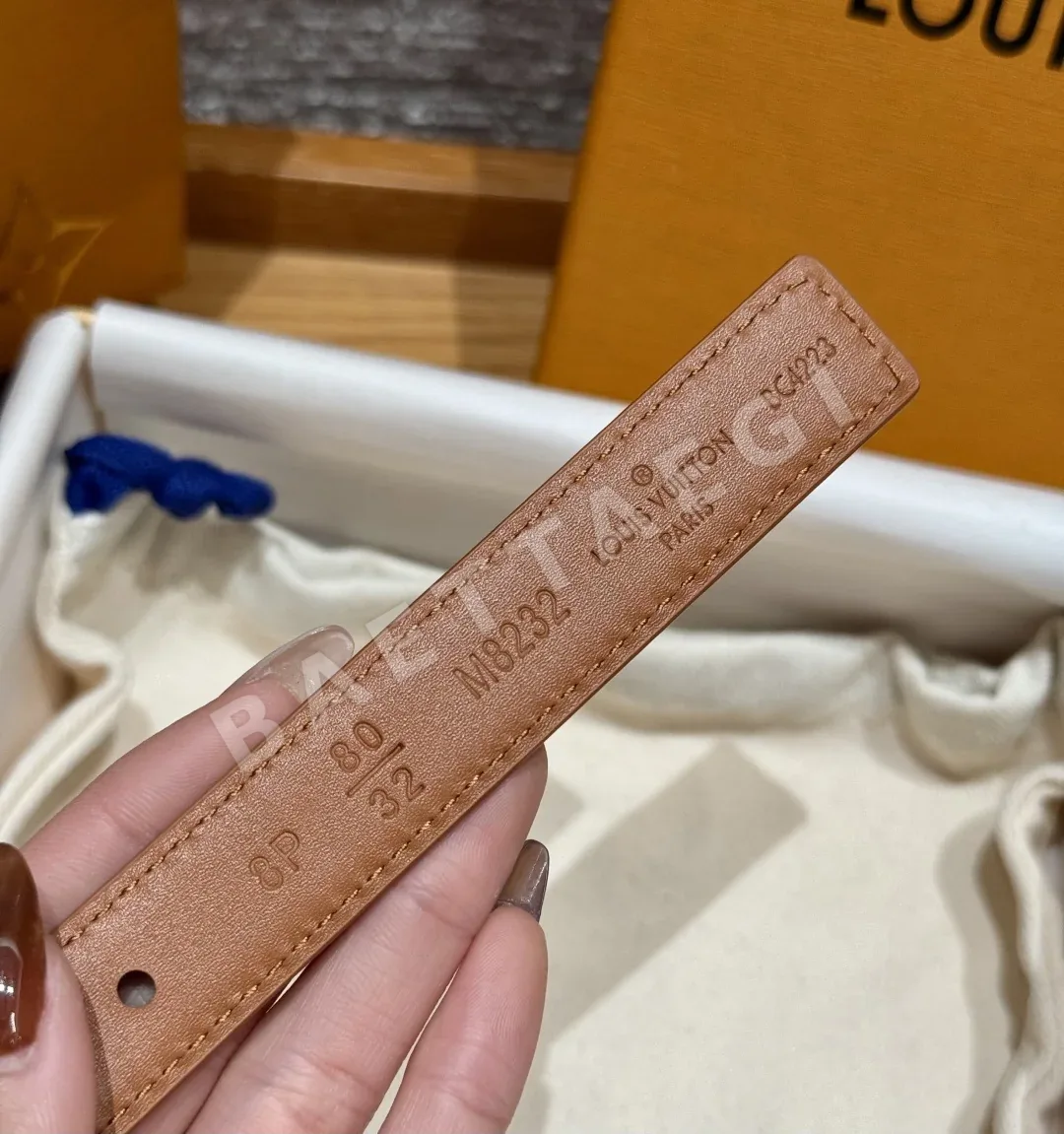 루이비통 20mm 리버시블 스웨이드 가죽 벨트 상세 이미지 8